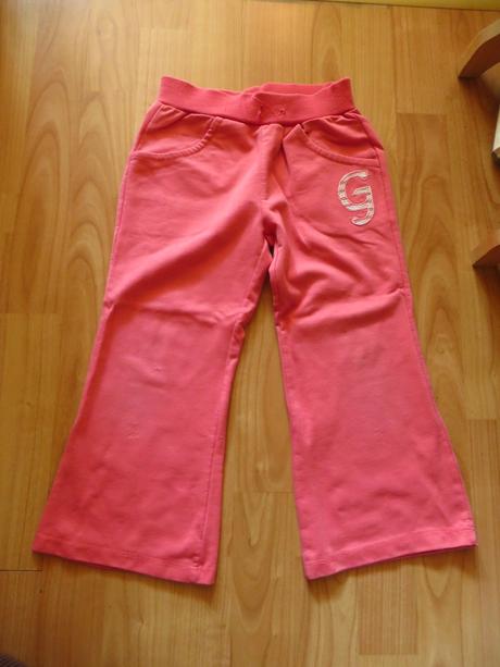 Dievčenské tepláčky - veľ. 104, 104