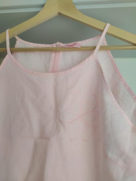 C 48 lanovy  topik pekny vysivany bol len na figur, l