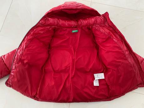 Červená bunda, benetton,140