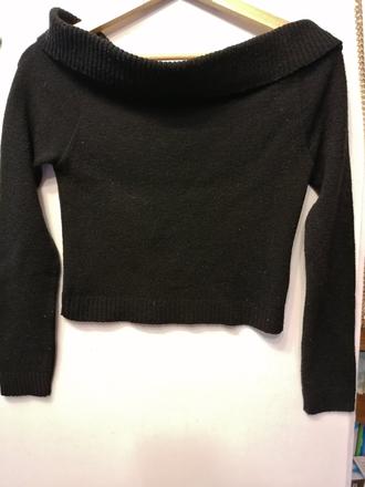 Off shoulder sveter, xs