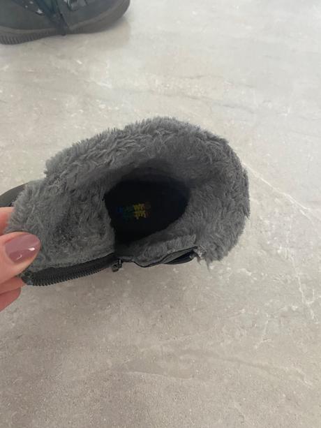 Detské čižmy, baťa,24