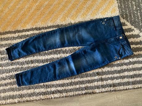 Skinny rifle s cvokmi, reserved,140