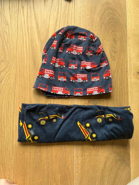 Ciapka nákrčník, c&a,116