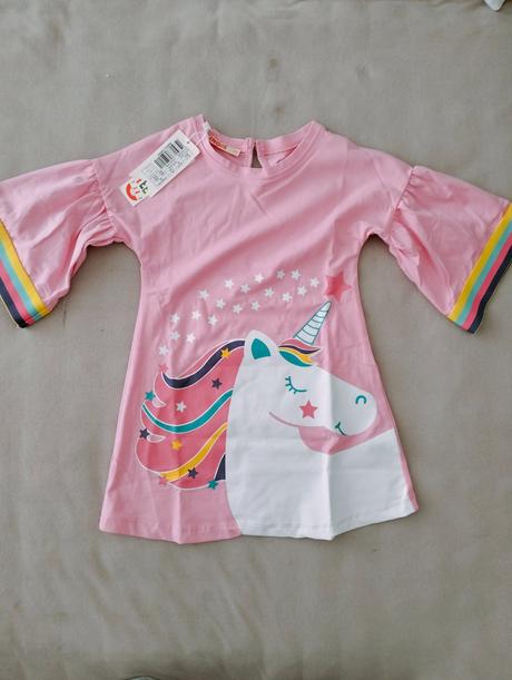 Šaty jednorožec, 98