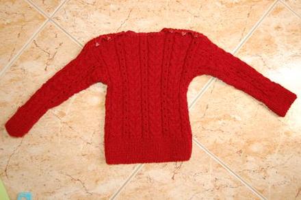 Pekny pleteny svetrik na gombicky cez hlavicku,1-2, 74