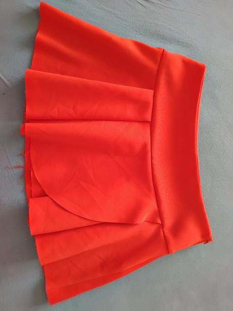 Červená sukňa mango, mango,m