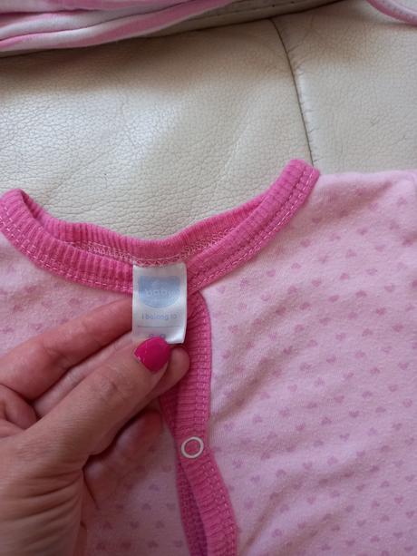 Srdiečkové pyžamko a čiapka 74, 74