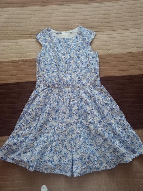 Spoločenské šaty, 134