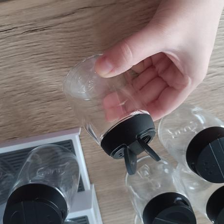 Koreničky a stojan,