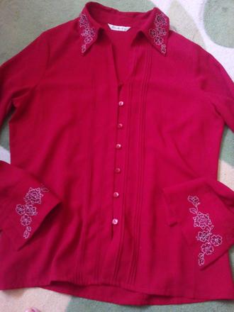 Kvalitna vyšivana bluzka m, m