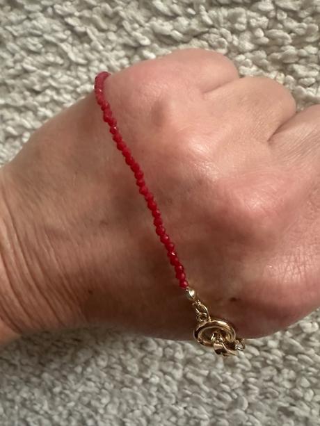 Náramok z červeného koralu, 