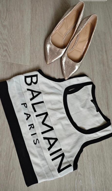 Nádherný top v štýle balmain, s