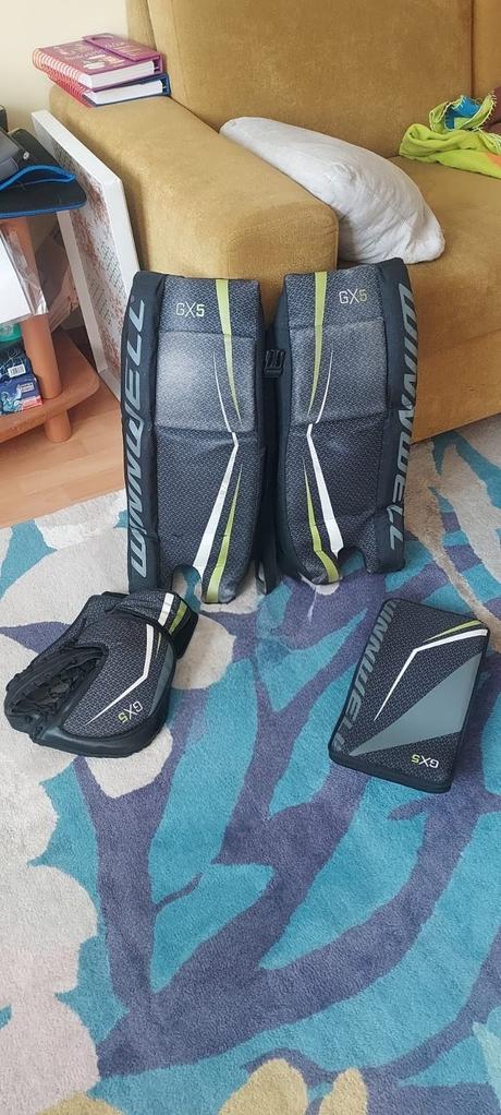 Brankárska výstroj hokejbal winnwell - super stav, 140