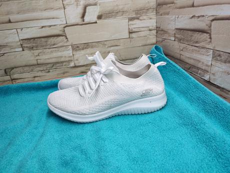 Skechers 37 - dámske biele našuchovacie tenisky, skechers,37