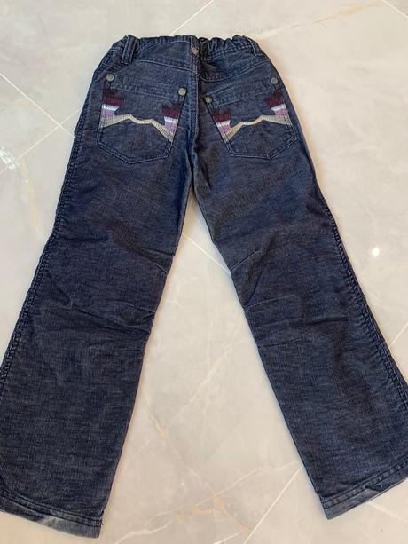 Dva druhy nohavíc, 122