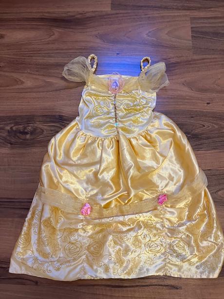 Saty na karneval bella, 