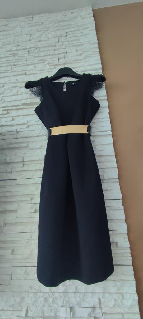 Puzdrové šaty s čipkou kocca, s