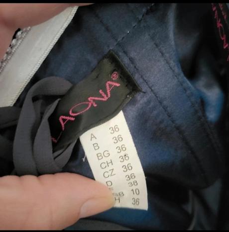 S spolocenske saty, 36