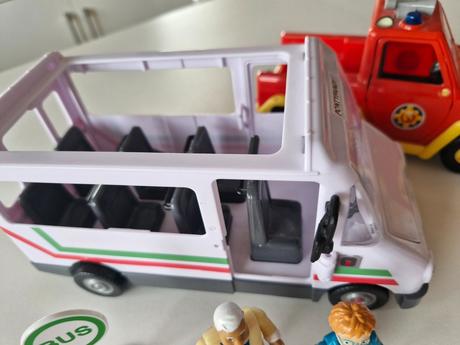 Autobus požiarnik sam, 