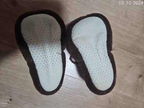 Medvedíkové capačky, 17