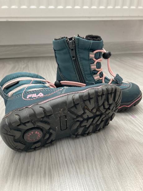 Snehule fila, fila,23