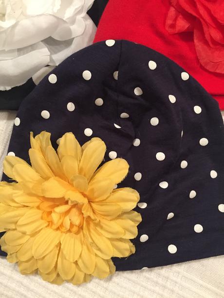 Jarné čiapky s kvetom, 92