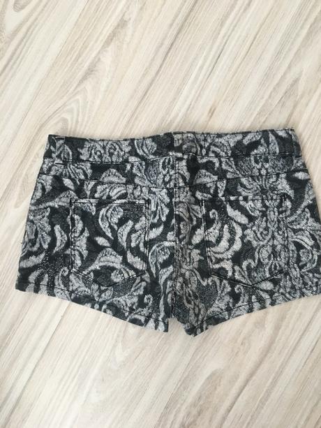 Šortky, h&m,34