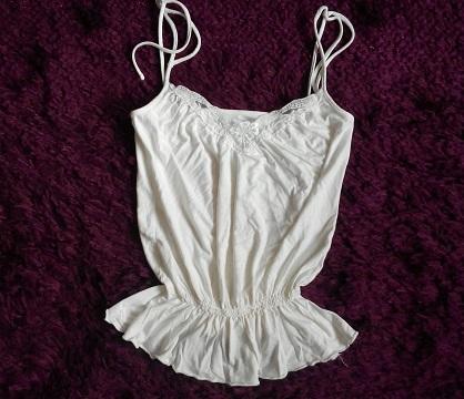 Biely romanticky topik, s