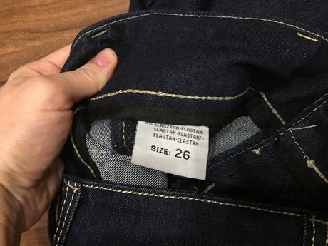 Nohavice s pukmi, 26