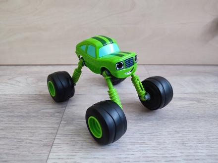 Mattel autíčko blaze,