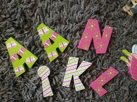 Drevené písmená lianka,