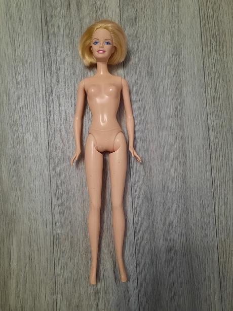 Barbie blond s krátkymi vlasmi, 