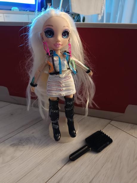 Bábika rainbow high,