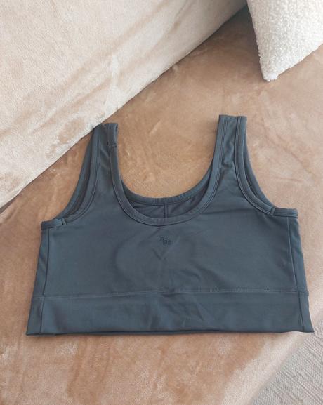 Damska športová podprsenka zn.h&m, xl