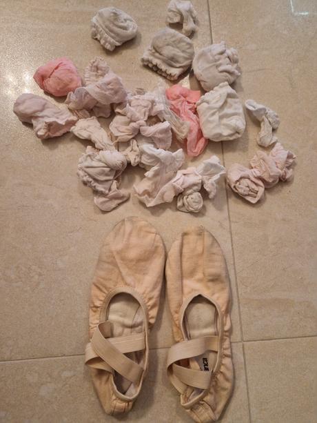 Darujem piškótky a silonove ponozky, 37