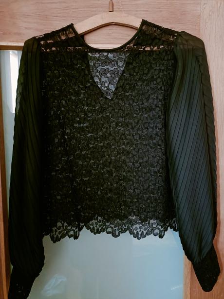 Luxusná blúzka s plisovanymi rukávmi, 42