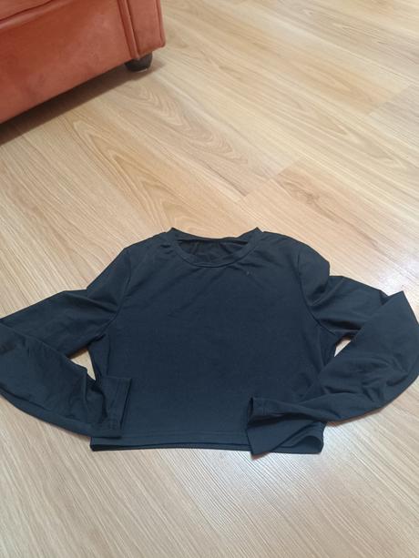 Čierny croptop, s
