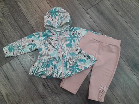 Mikina a nohavice, 74