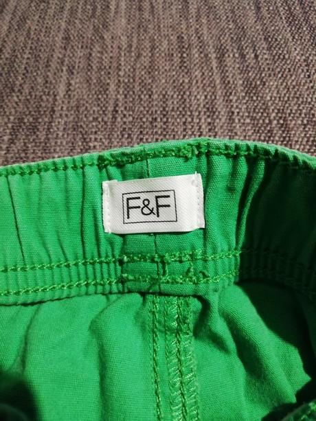 Kraťasy v super stave, f&f,92