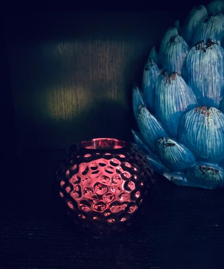 Krásny bordový svietnik na čajovú sviečku,