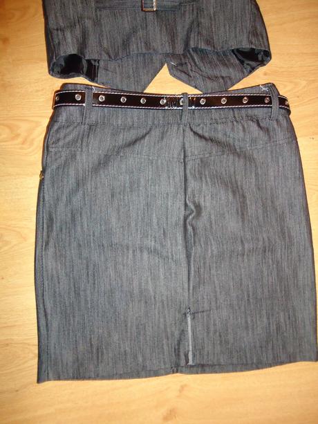 Komplet vestička + sukňa s opaskom, l