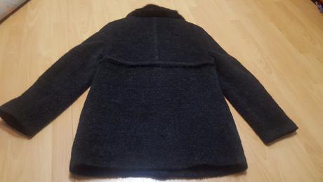 Vlnený kabát s kožušinou, 38