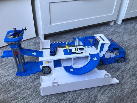 Rozkladacie policajné auto, 