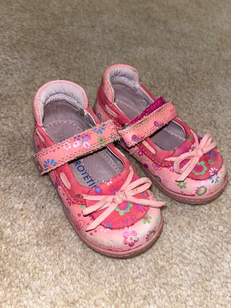 Sandálky, protetika,19