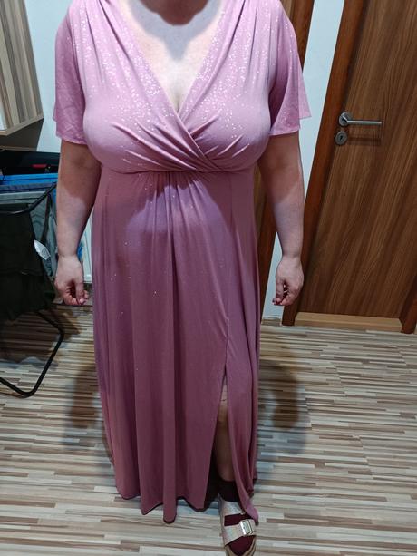 Predám krásne plesové šaty veľkosť 44/46 skôr 44, 44