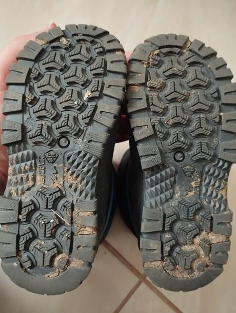 Snehule decathlon 26/27, quechua,26