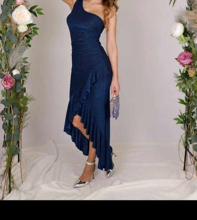 Spoločenské šaty,