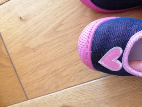 Prezuvky /papucky/cvicky, 28