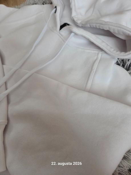 White hoodie-mikina, l