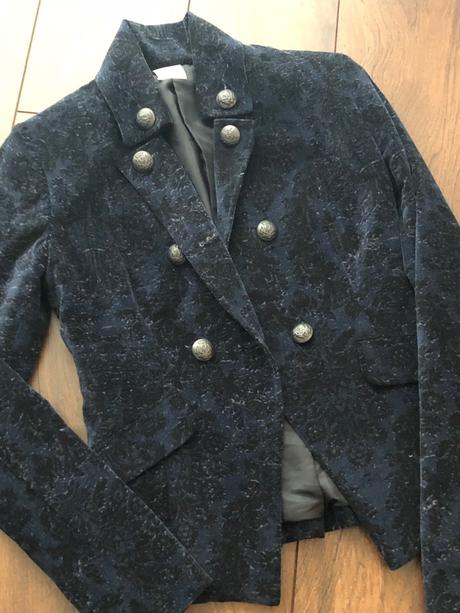 Krásne hrubšie sako bershka, bershka,m